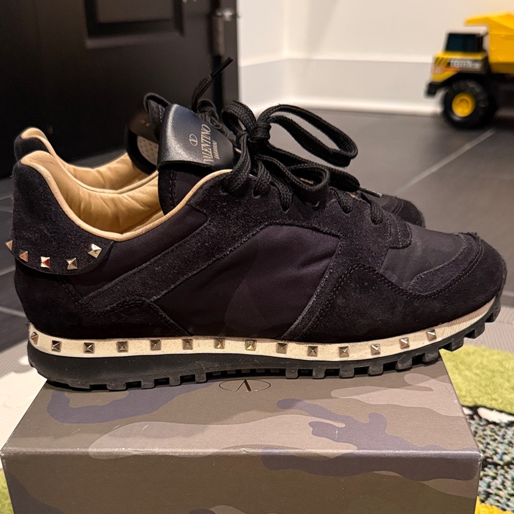 Valentino woman’s Rock-stud Black Sneakers
